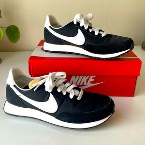 Nike waffle trainer 2 in black/white/sail/orange 7 youth